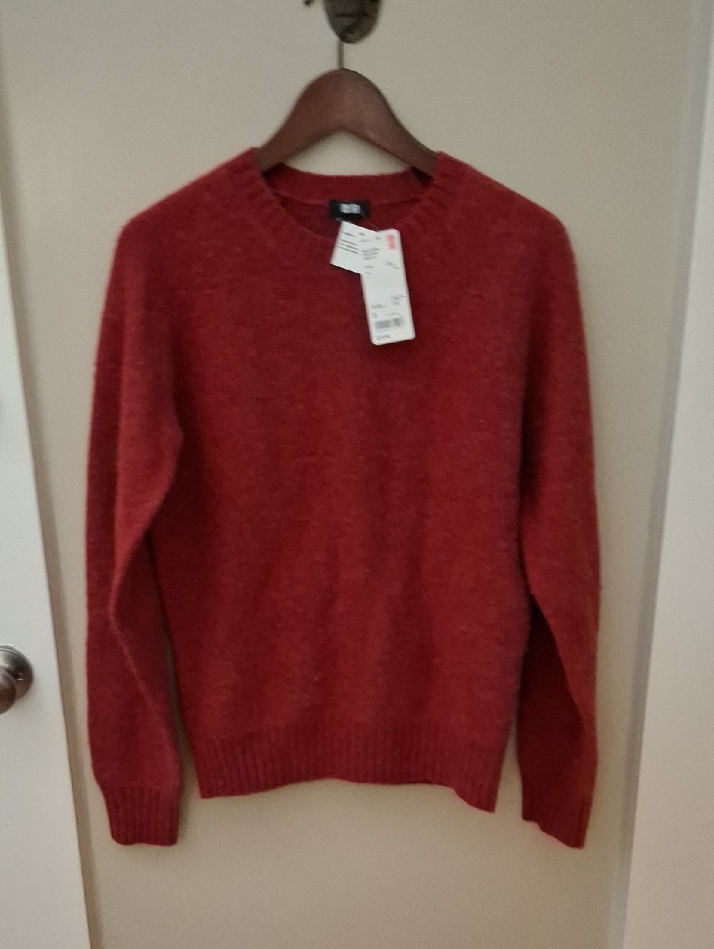NWT Uniqlo Men's Wool Crewneck Sweater in Deep Red_1